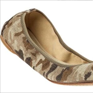 NIB Stuart Weitzman camo flats 9.5